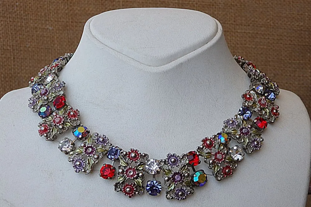 Colorful choker necklace