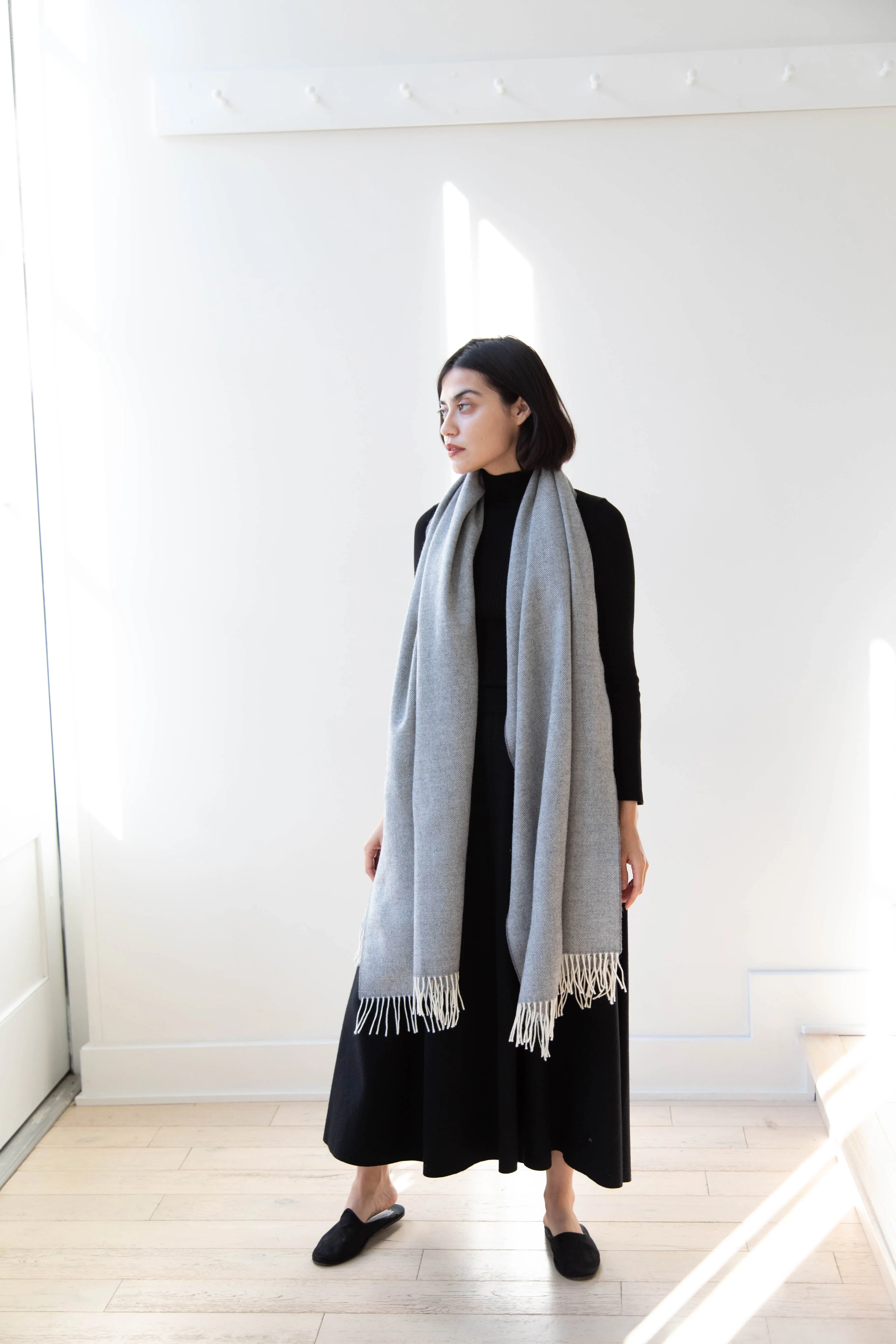 Donegal Mills | Herringbone Scarf in Grey