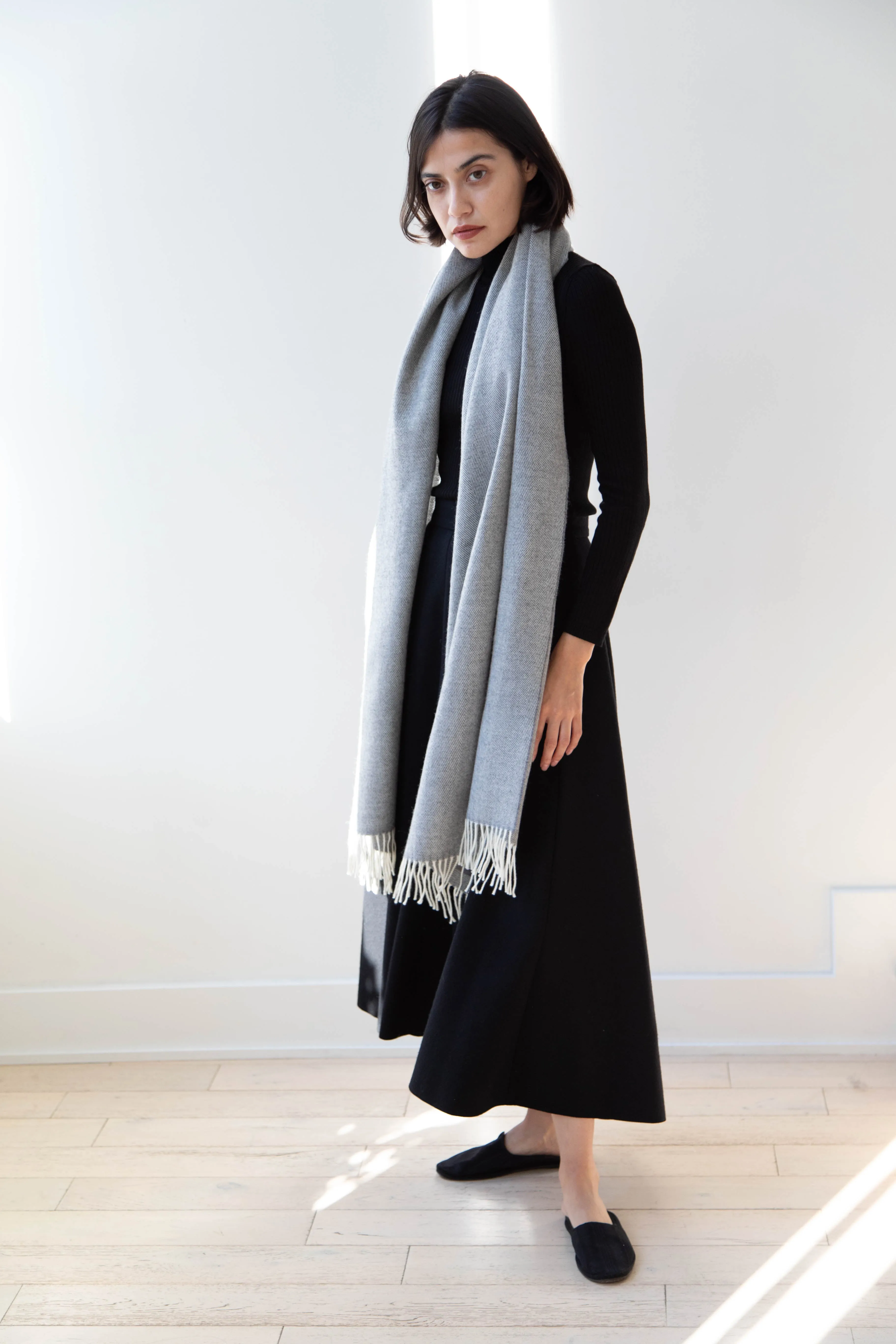 Donegal Mills | Herringbone Scarf in Grey