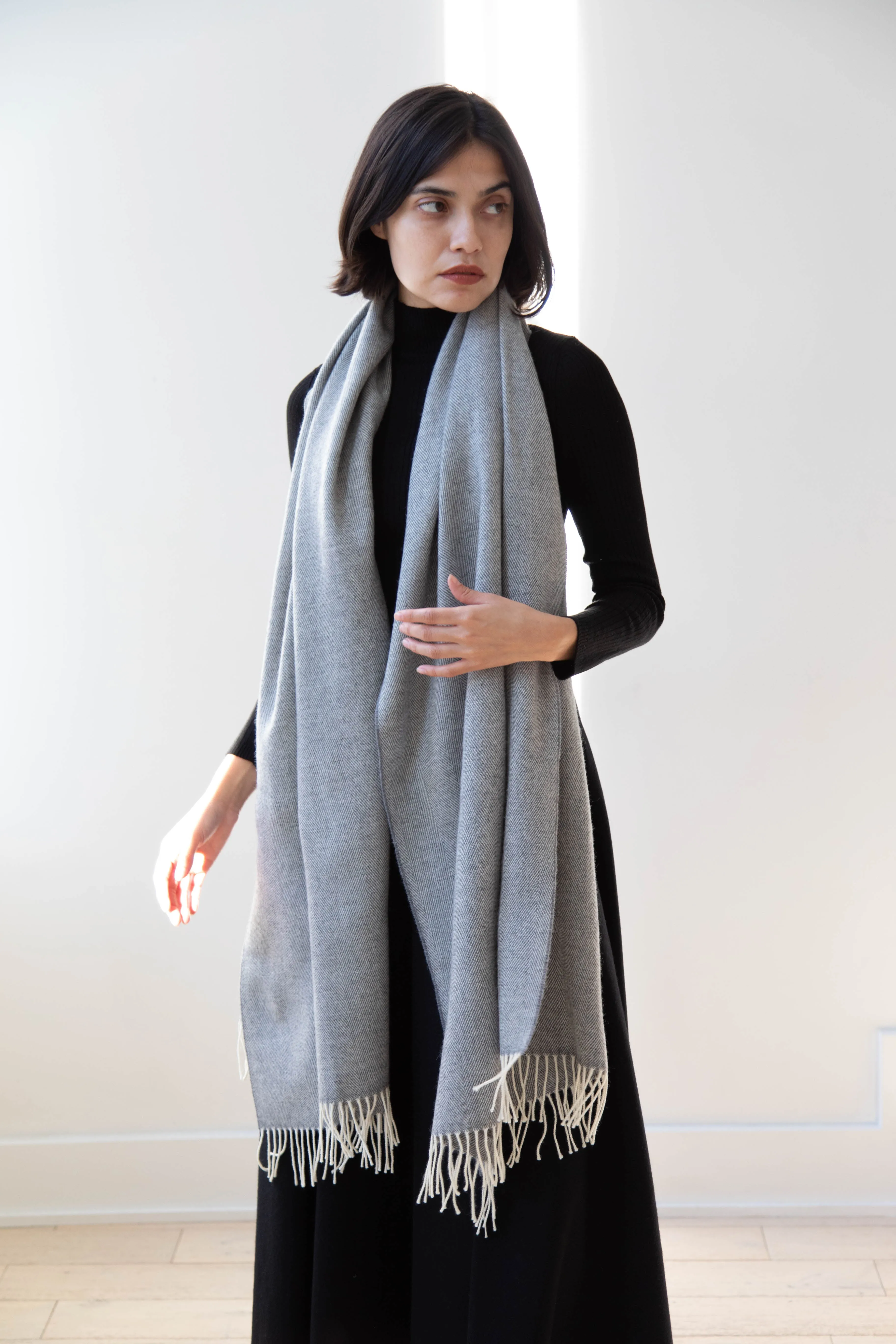 Donegal Mills | Herringbone Scarf in Grey