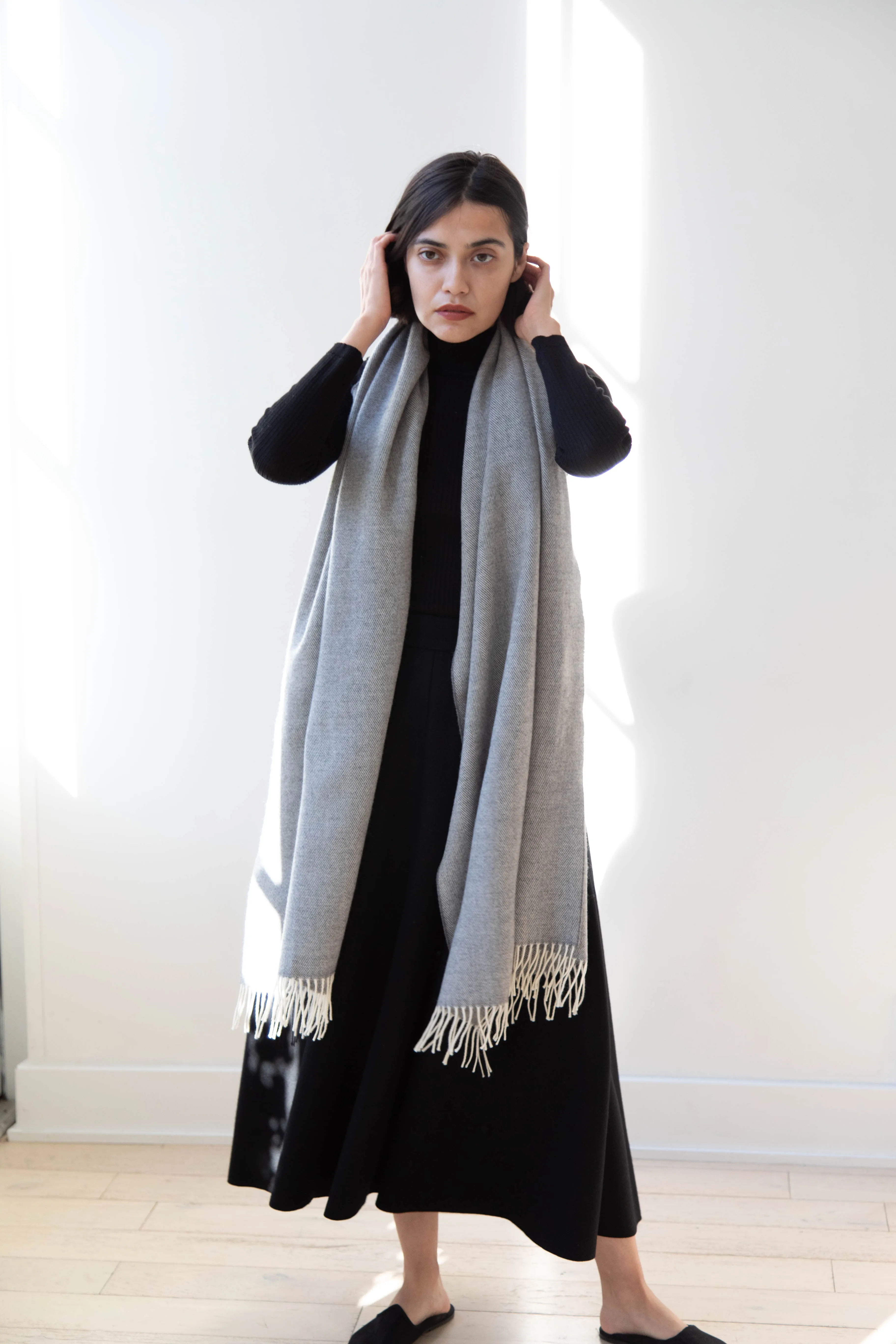 Donegal Mills | Herringbone Scarf in Grey