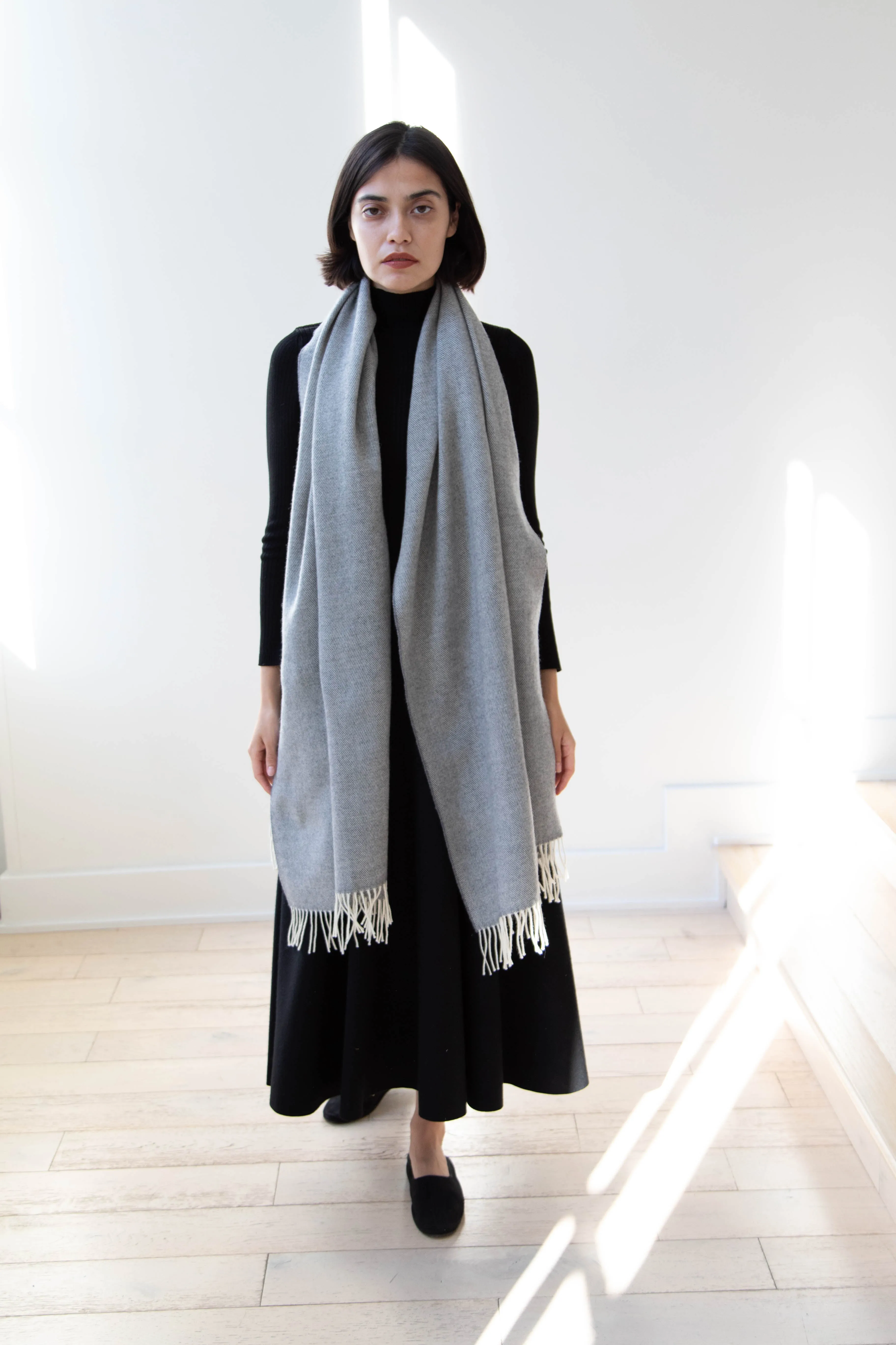 Donegal Mills | Herringbone Scarf in Grey