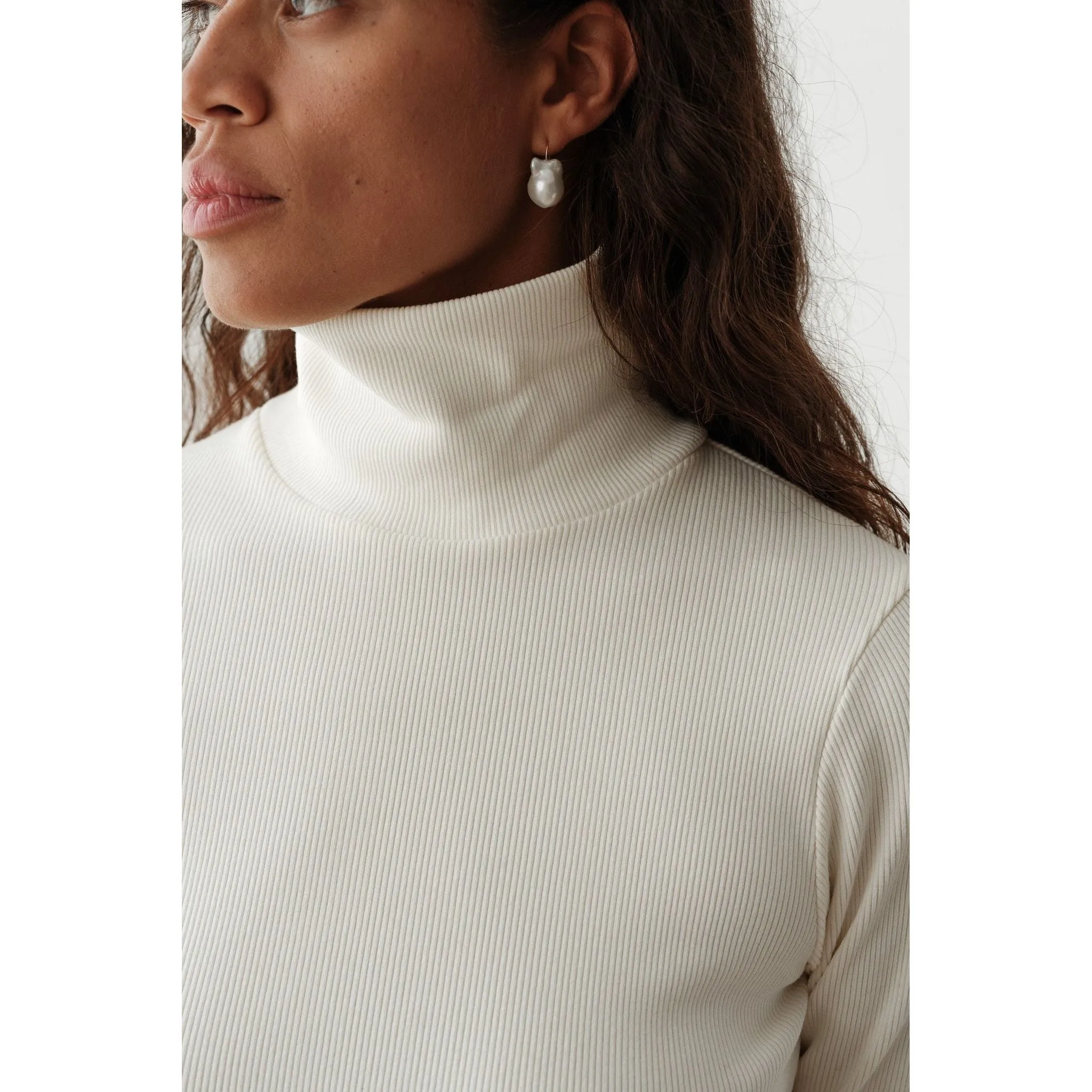 Donni The Baby Rib Turtleneck Cream