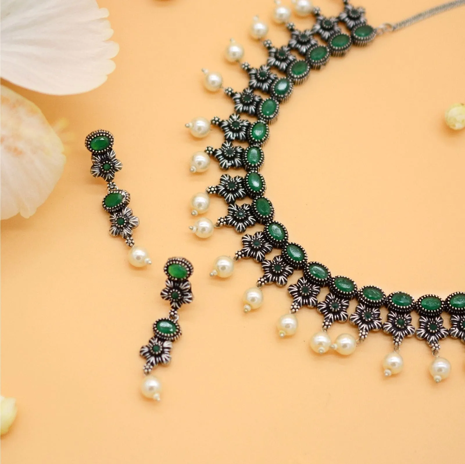 Ekladh Green Stone Silver Pearl Necklace Set