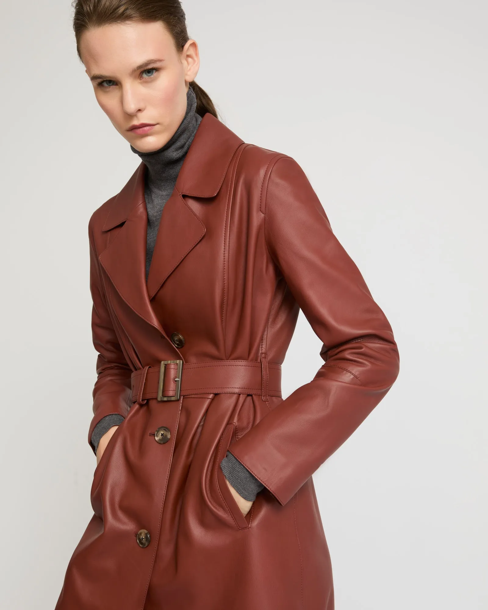 Long silhouette trench coat in lambskin leather