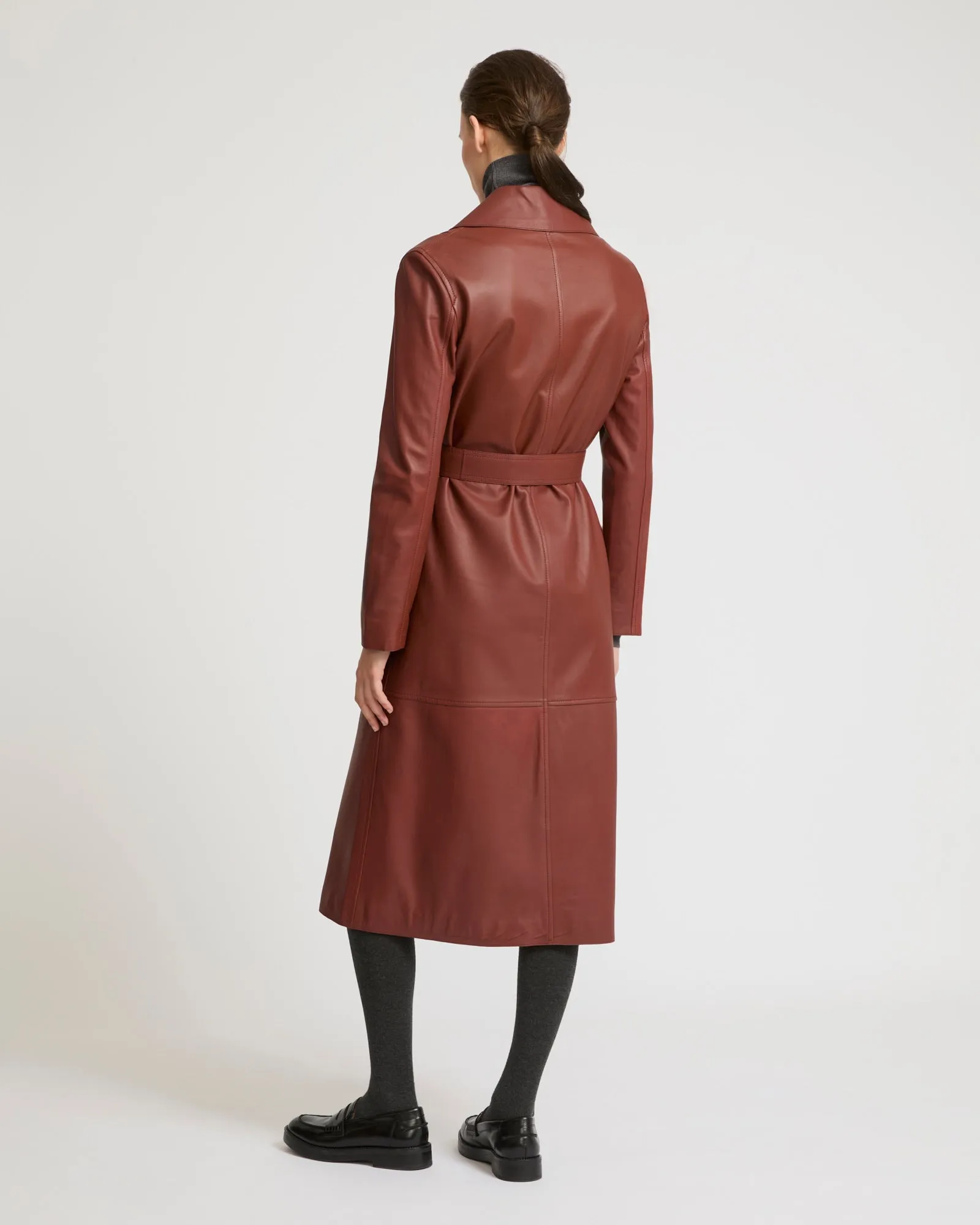 Long silhouette trench coat in lambskin leather