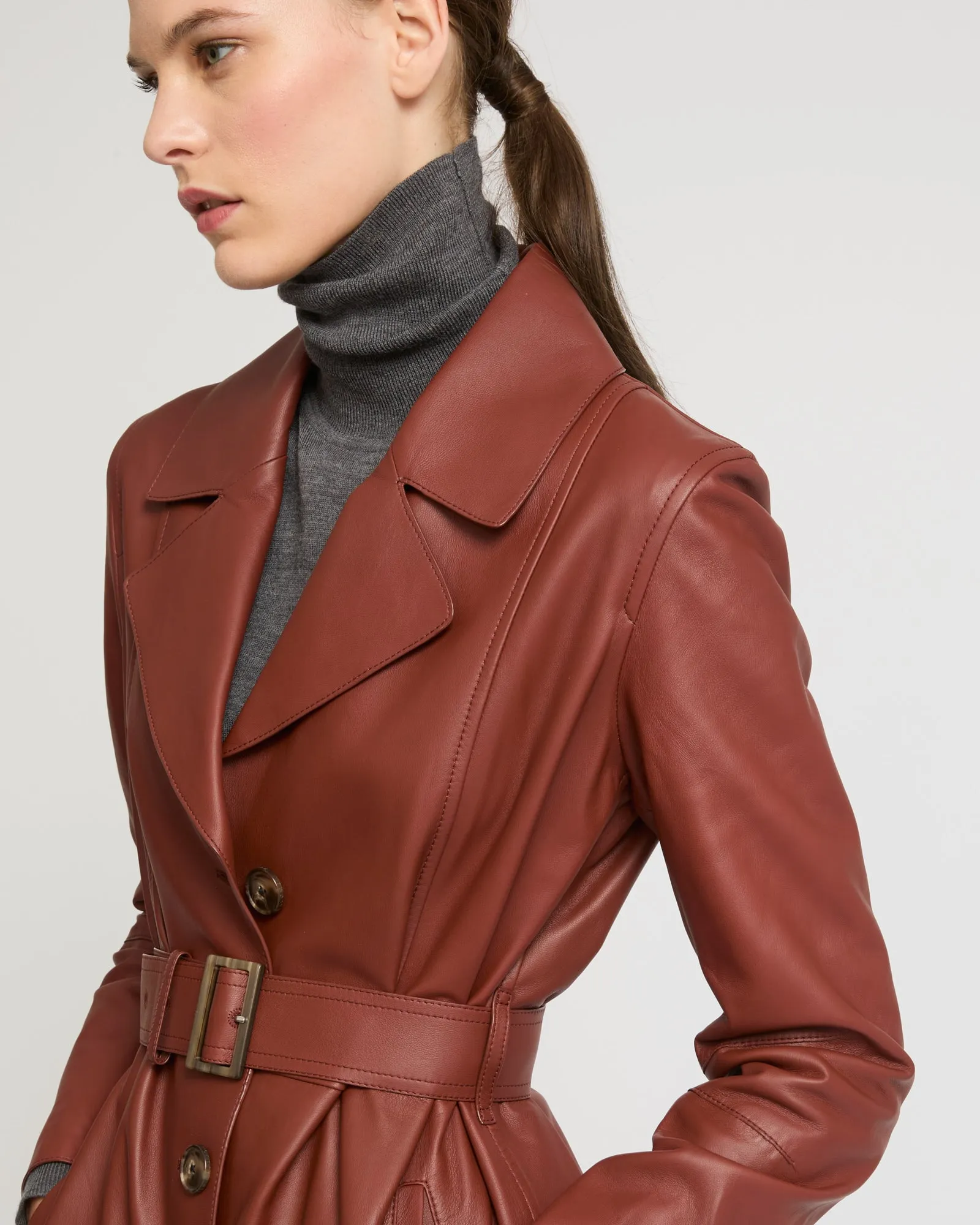 Long silhouette trench coat in lambskin leather