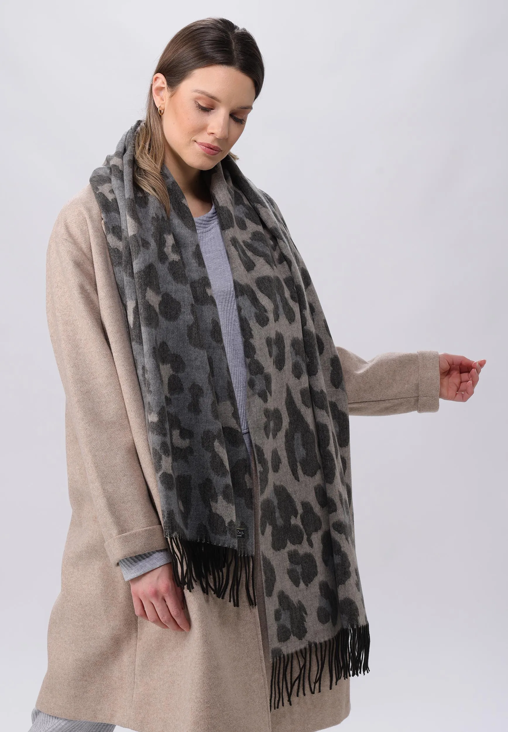 Multi Leo Oversized Cashmink® Scarf