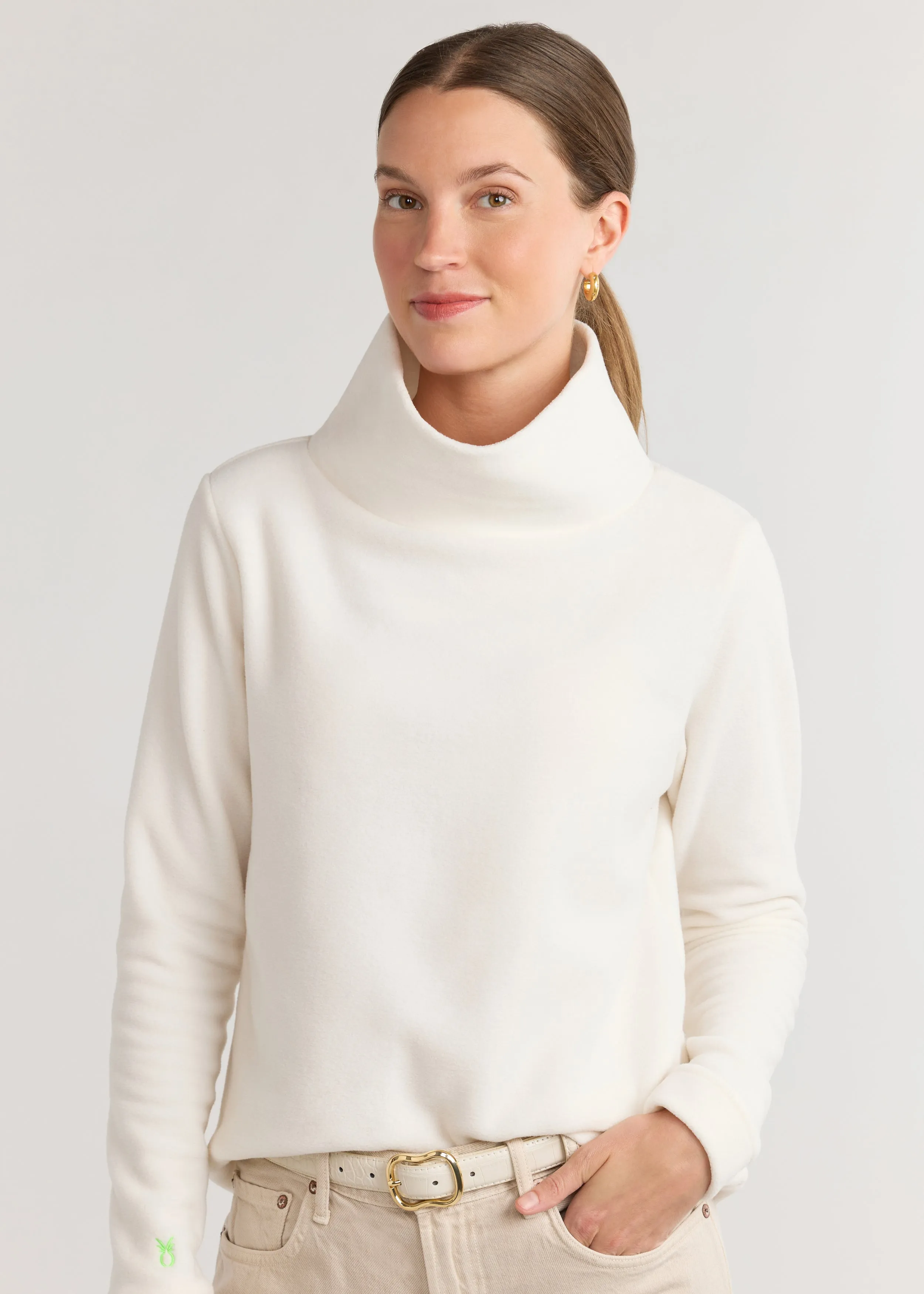 Park Slope Turtleneck in Vello Fleece (Cream)