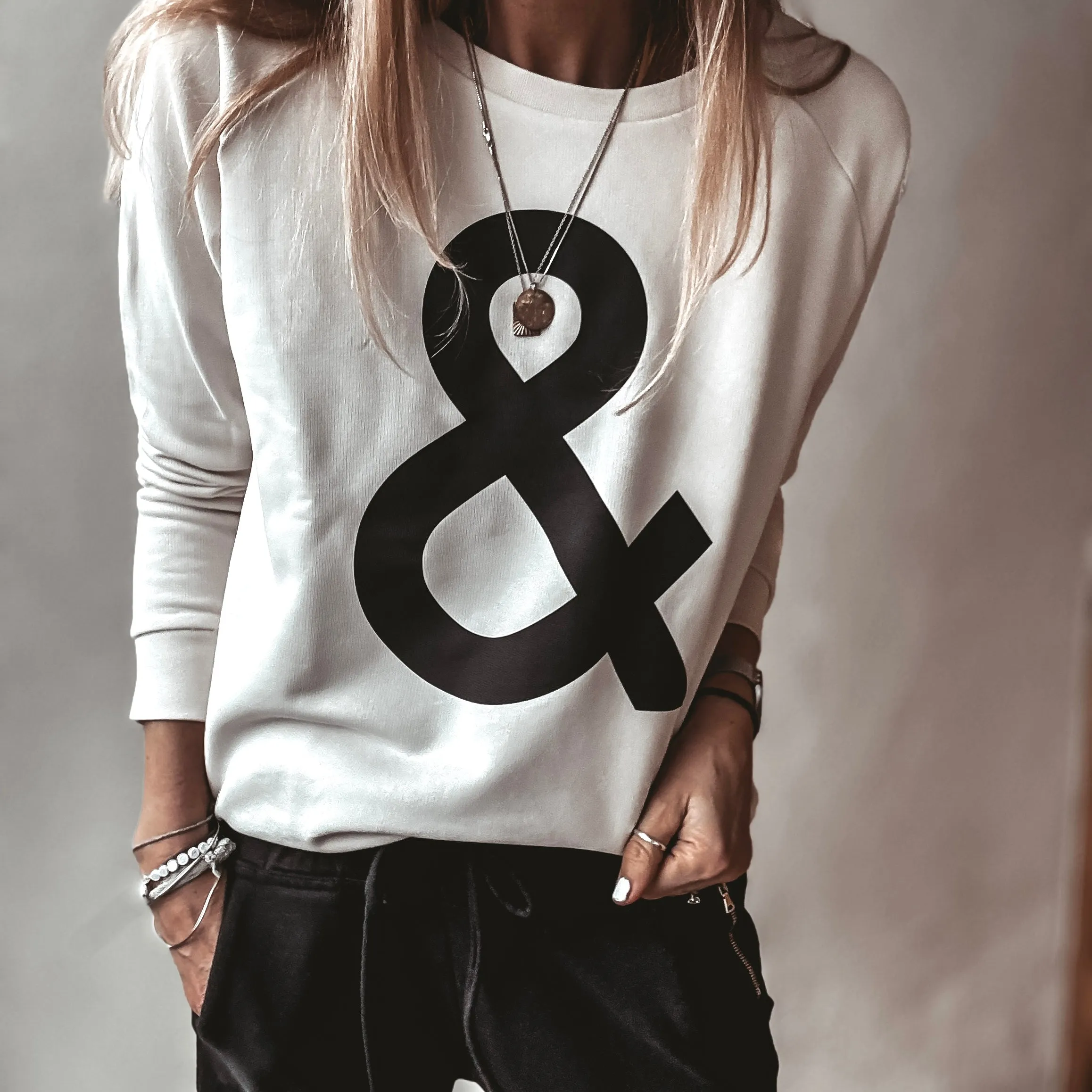 VINTAGE WHITE Ampersand sweatshirt *relaxed style* NEW